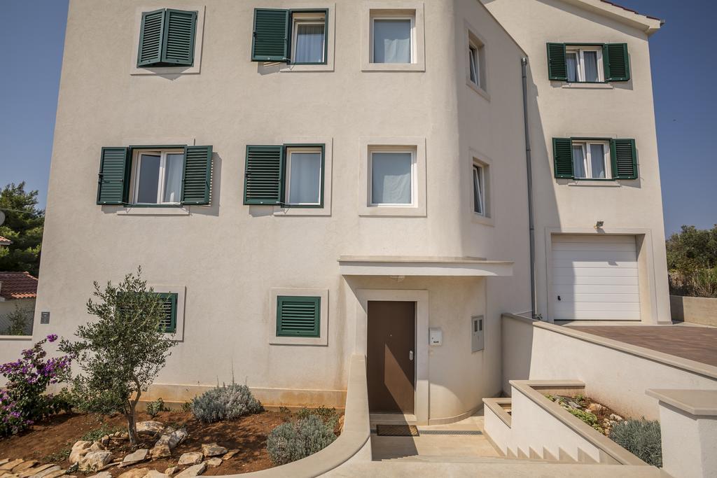 Apartmani Mariela 马斯林尼察 外观 照片