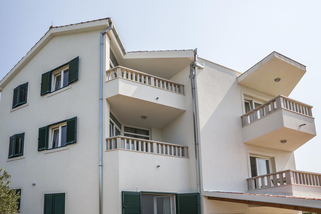 Apartmani Mariela 马斯林尼察 外观 照片